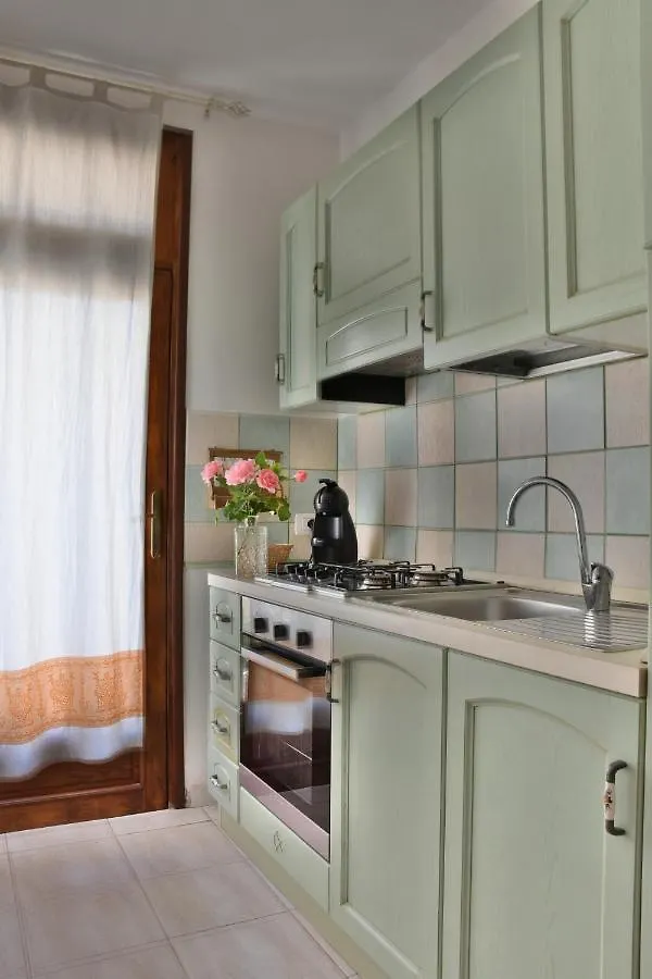 Flowery Inn Villa Alghero 2*,
