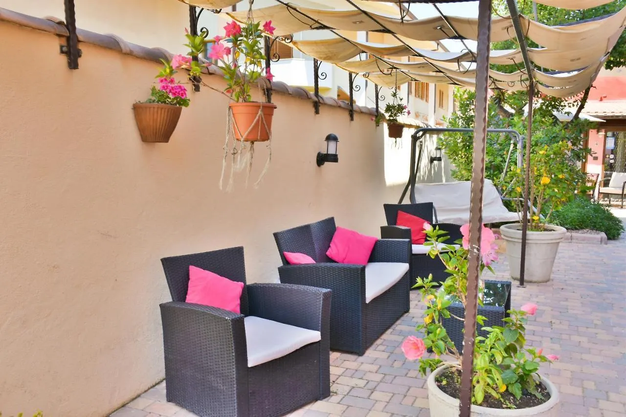 Flowery Inn Villa Alghero 2*,  Italy